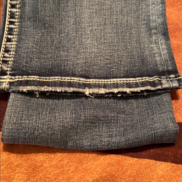 Miss Me Denim with Floral Embroidery - Picture 5 of 6